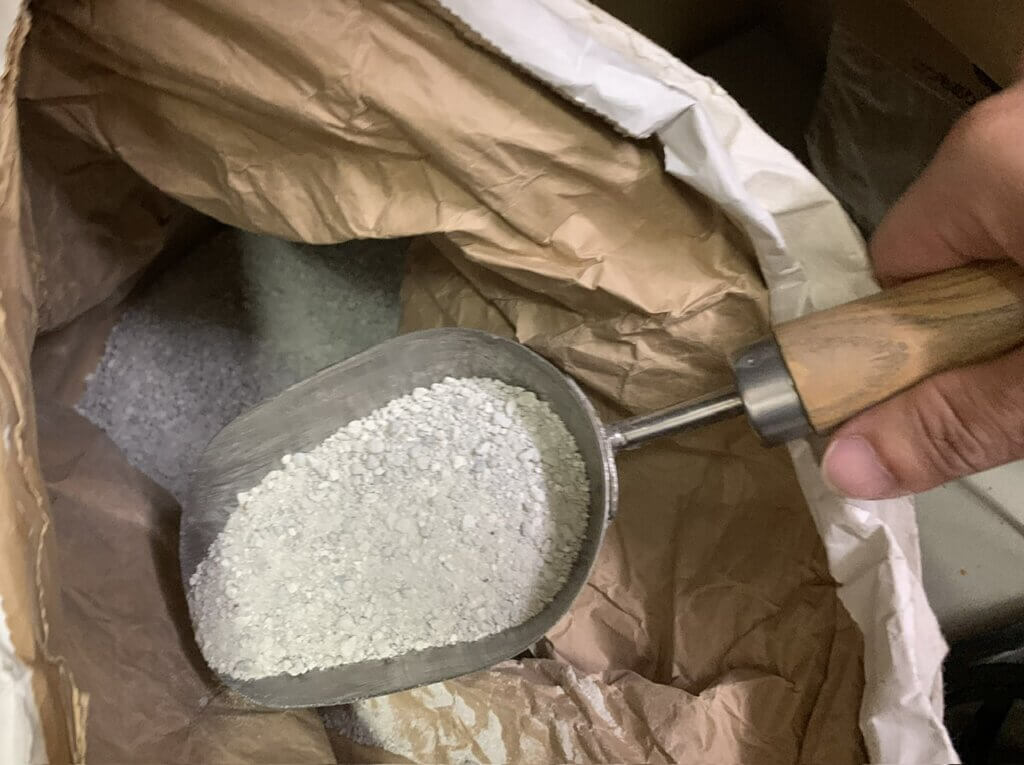 西宮でケイ酸塩白土の特徴と使い方